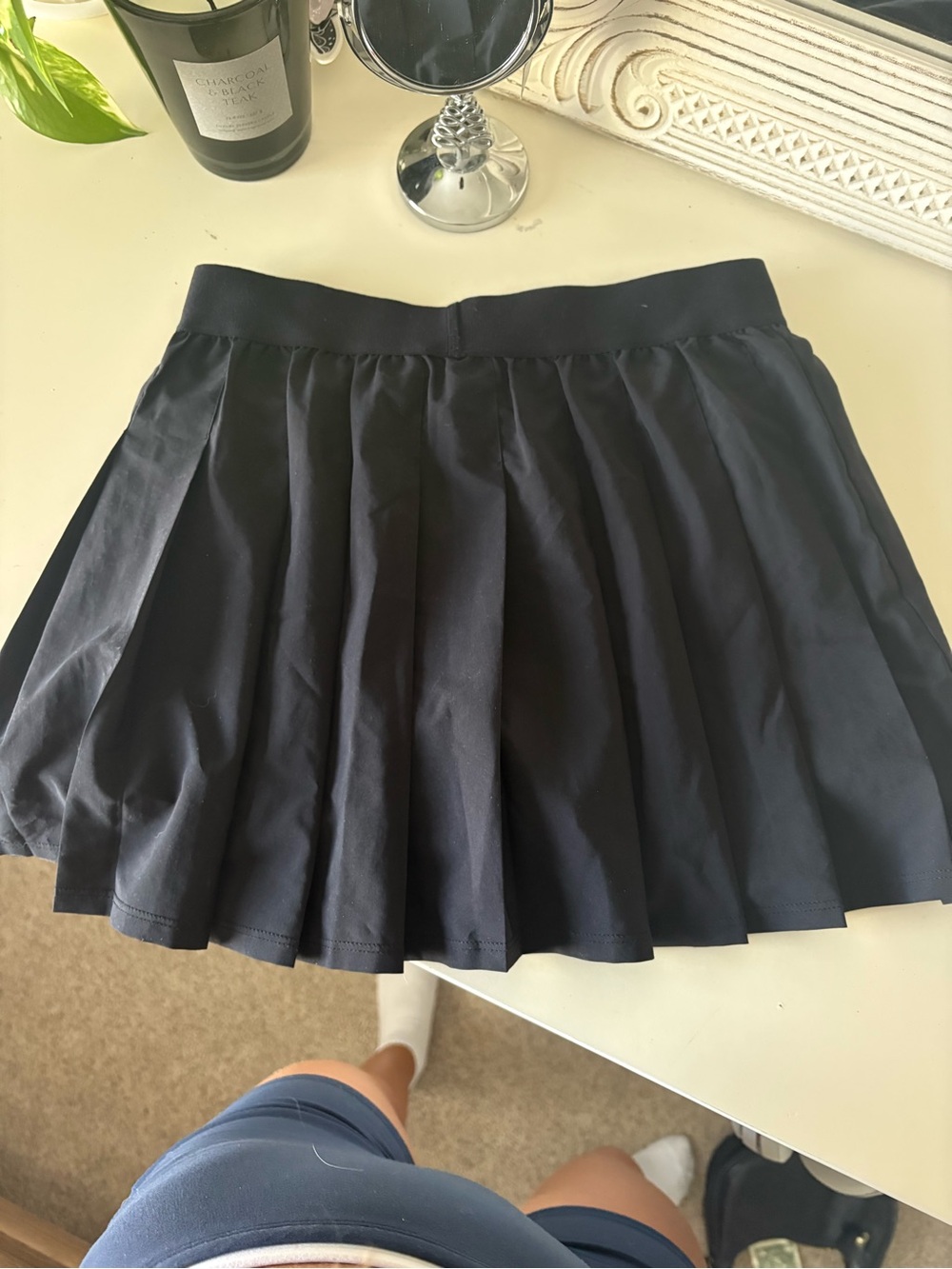 ALO Yoga Black Pleated Skater Skirt - Picture 2 of 3